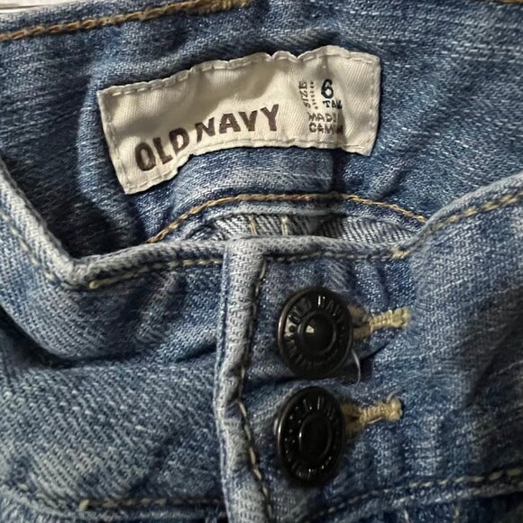 Women's Old Navy Blue Jean Shorts Pockets size 6 Inseam 4" Light Blue - Picture 3 of 3